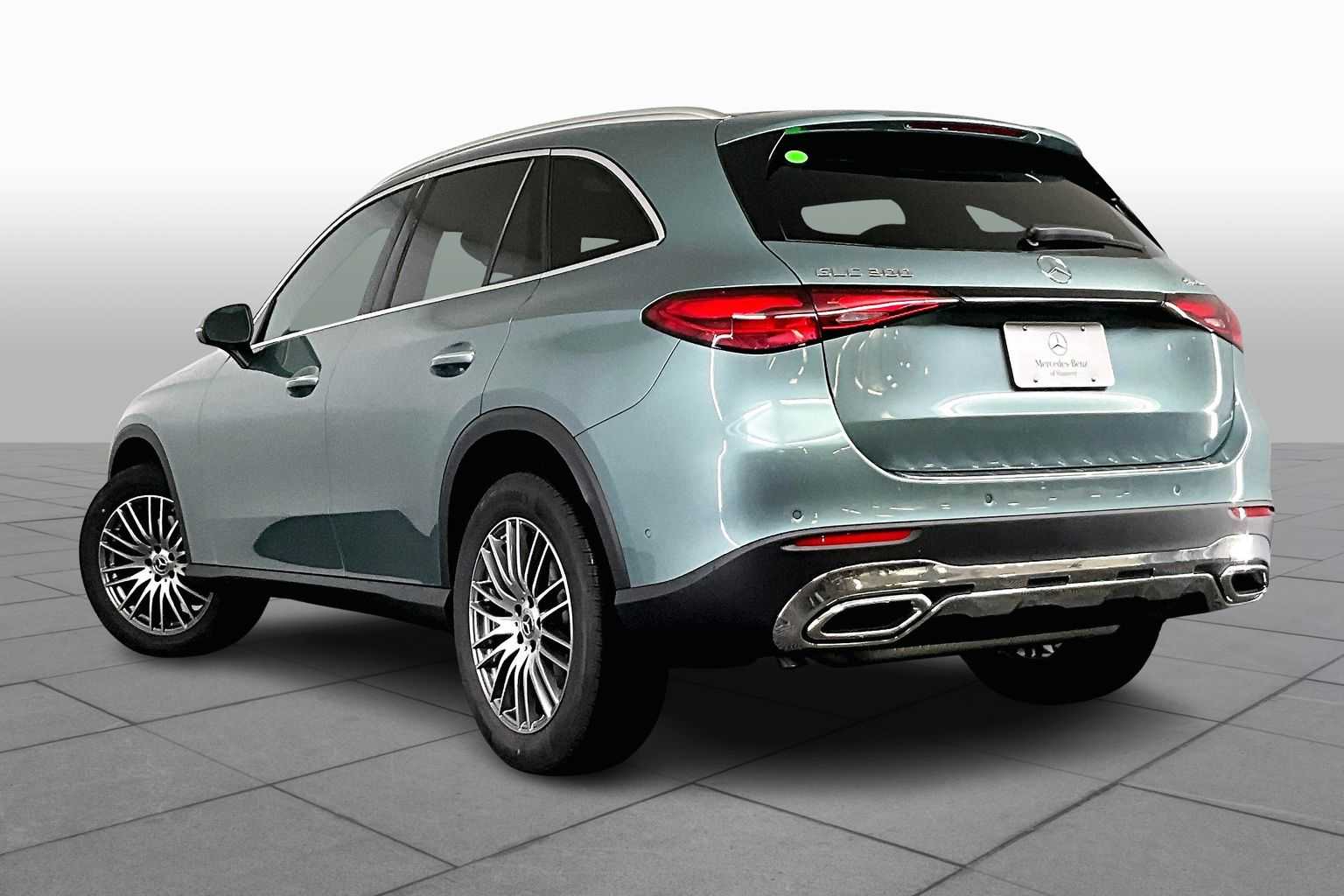 2026 Mercedes Benz GLC 300 4MATIC photo 4