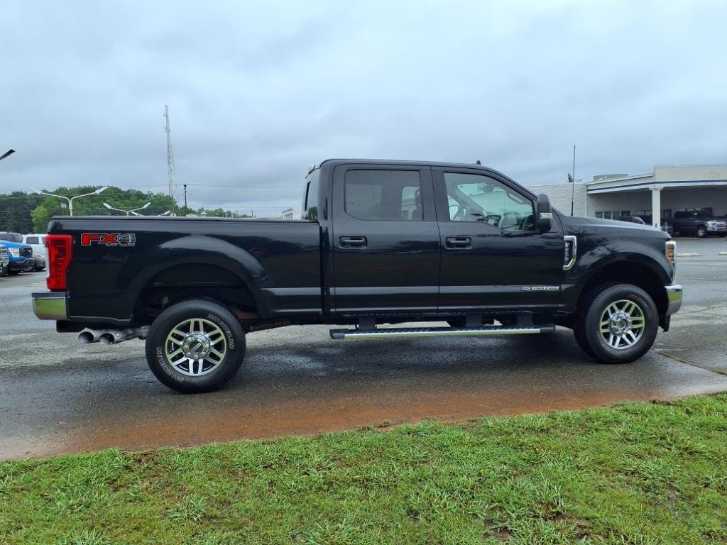2019 Ford F-250 Lariat photo 17