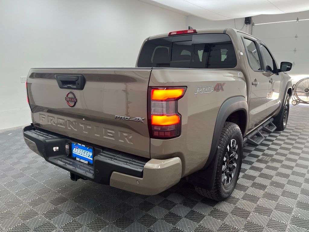 2023 Nissan Frontier PRO-4X photo 6