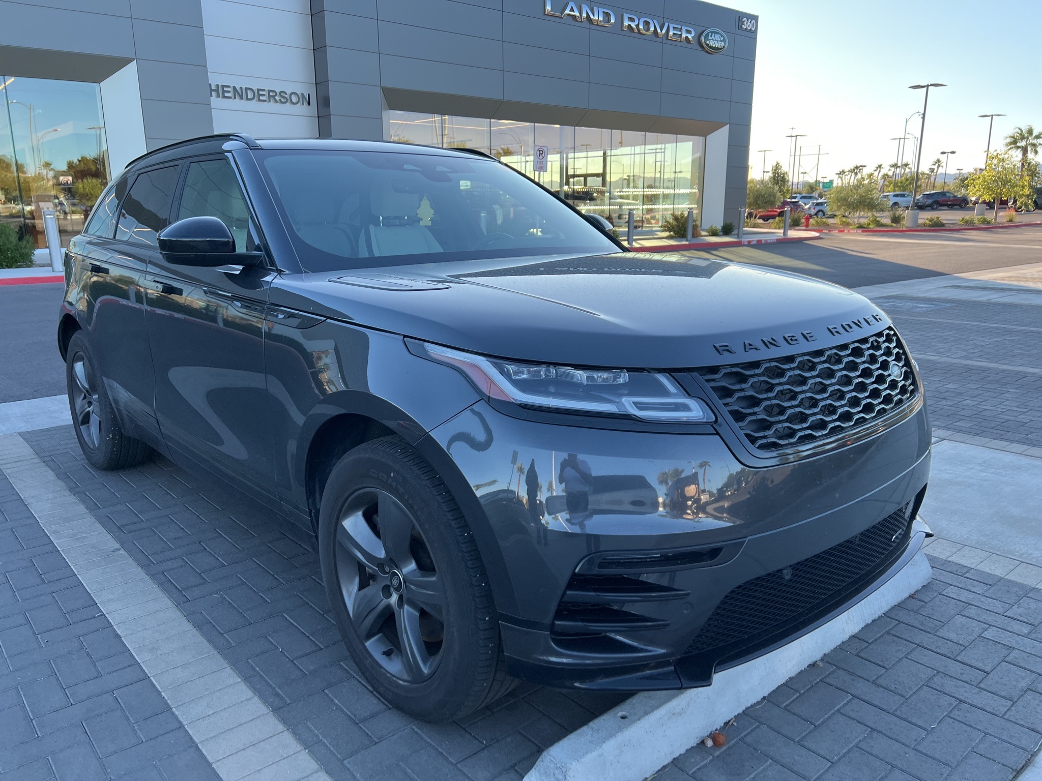 2023 Land Rover Range Rover Velar R-Dynamic S photo 3