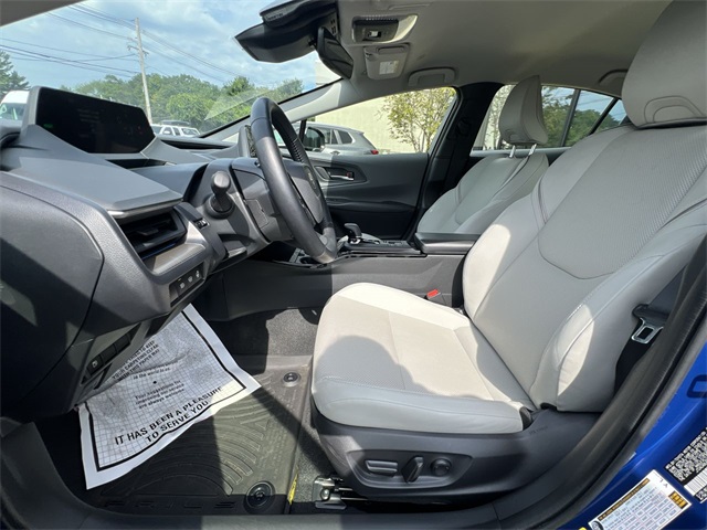 2024 Toyota Prius XLE photo 3
