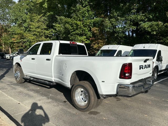 2026 Ram 3500 Tradesman photo 4