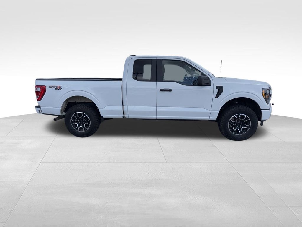 2023 Ford F-150 XL photo 3