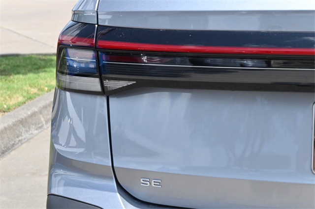 2025 Volkswagen Taos SE photo 5