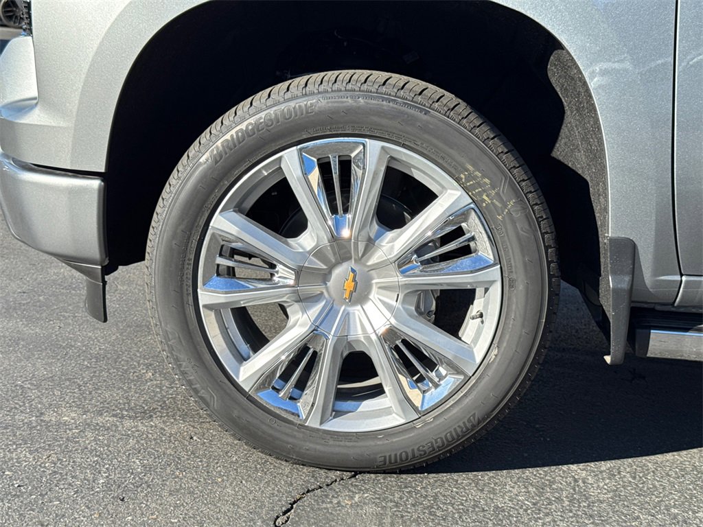 2026 Chevrolet Silverado 1500 High Country photo 4
