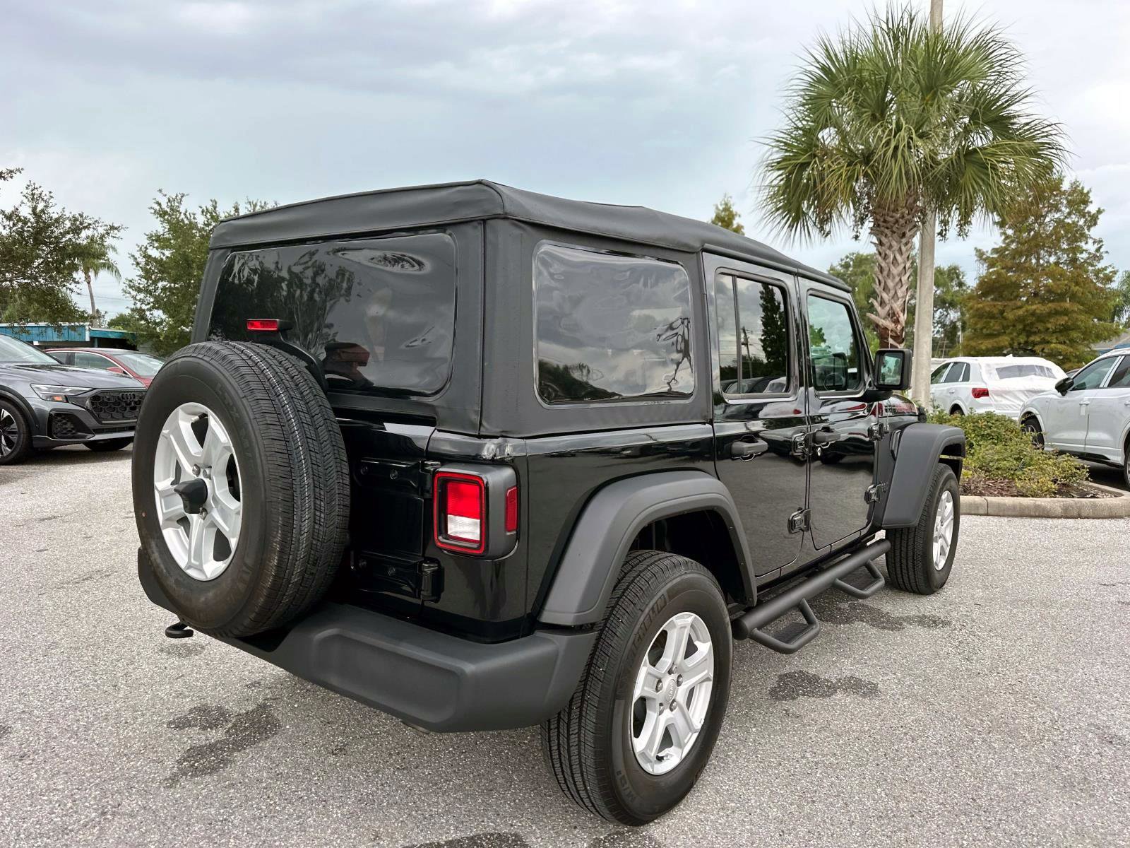 2023 Jeep Wrangler Sport S photo 4