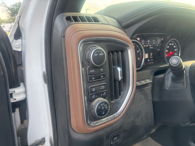 Used 2022 White Chevrolet High Country image 14