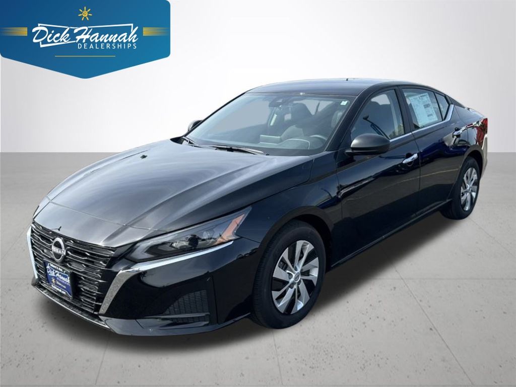 2025 Nissan Altima S's photo