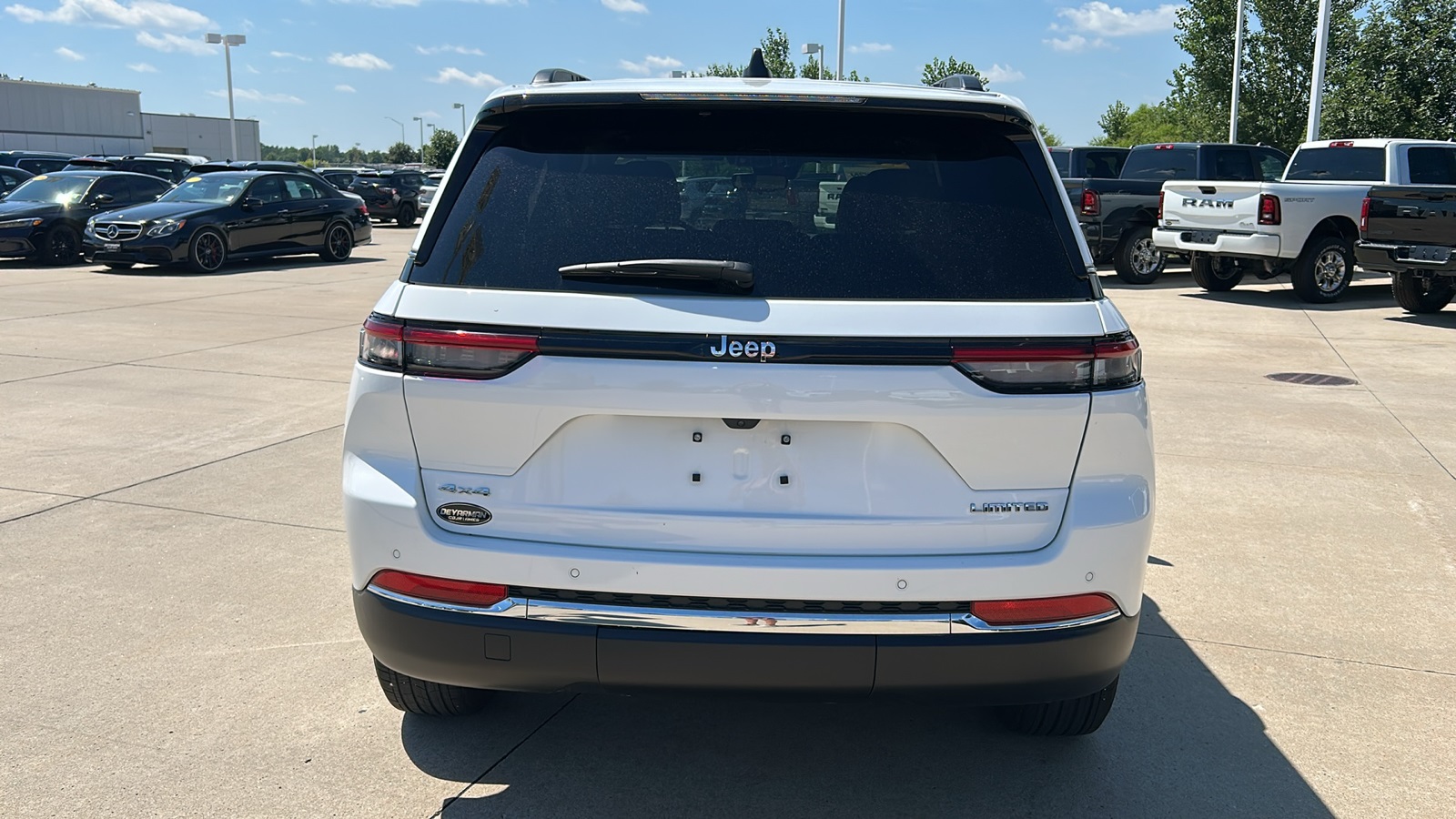 2024 Jeep Grand Cherokee Limited photo 4