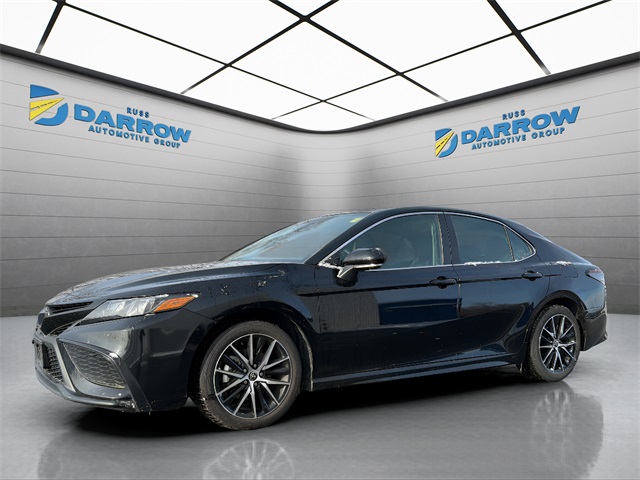 2024 Toyota Camry SE's photo