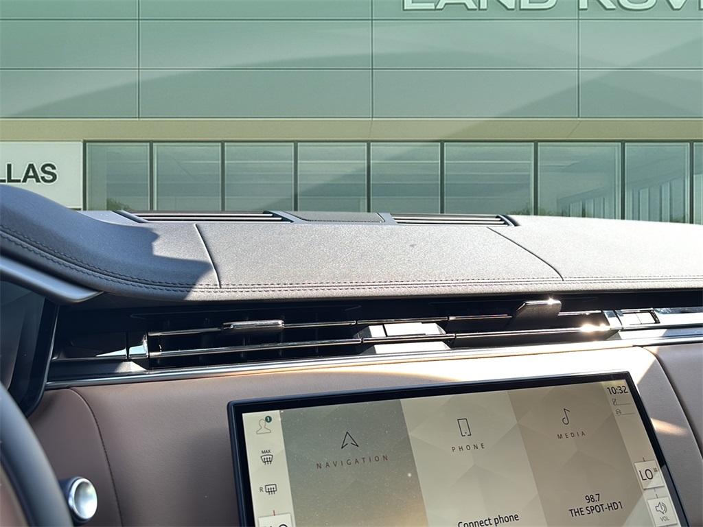 2025 Land Rover Range Rover Sport SE photo 24