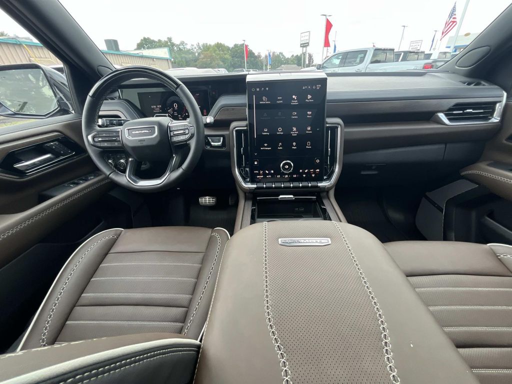 2025 Gmc Yukon Denali Ultimate photo 17