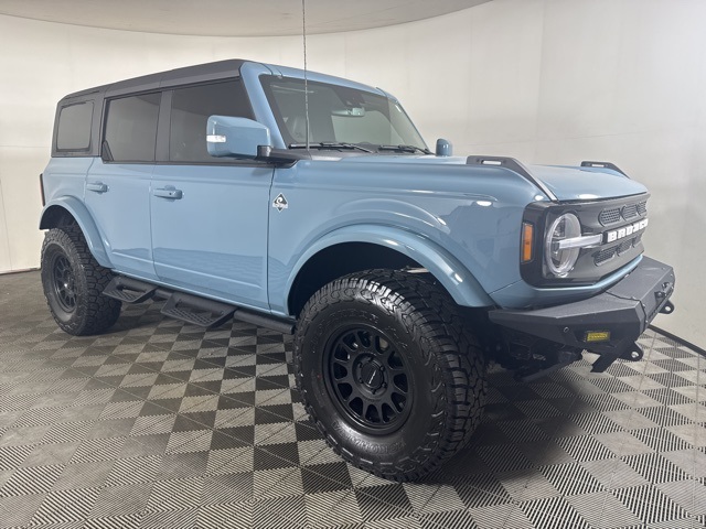 2023 Ford Bronco 4-Door Outer Banks's photo