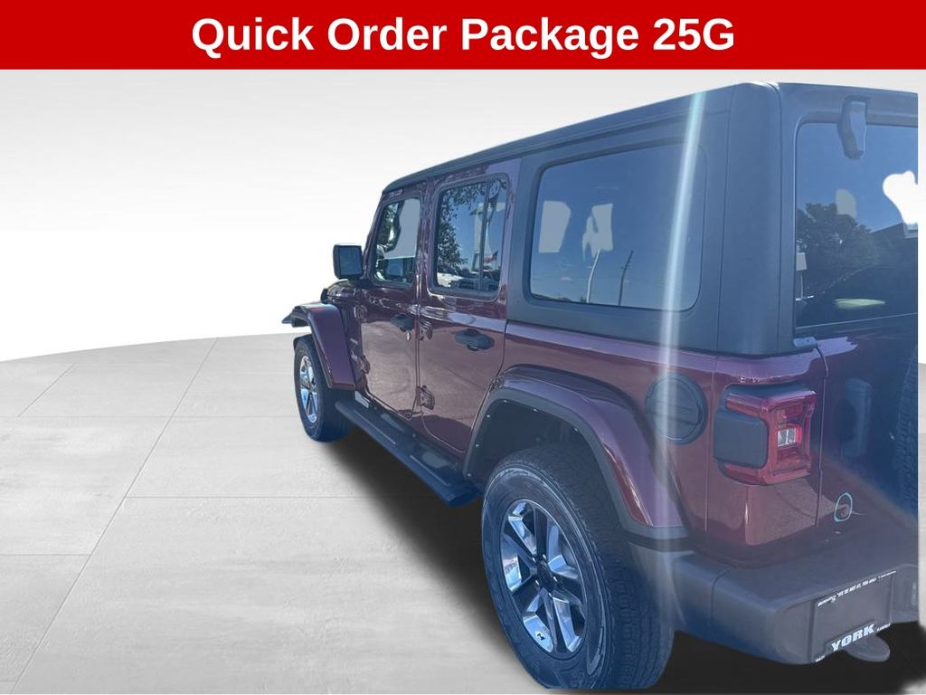 2022 Jeep Wrangler Unlimited Sahara photo 2