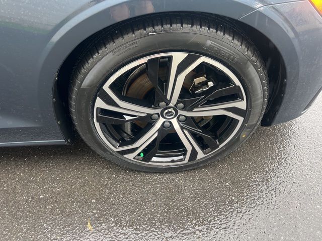 2024 Volvo S60 B5 Core photo 31