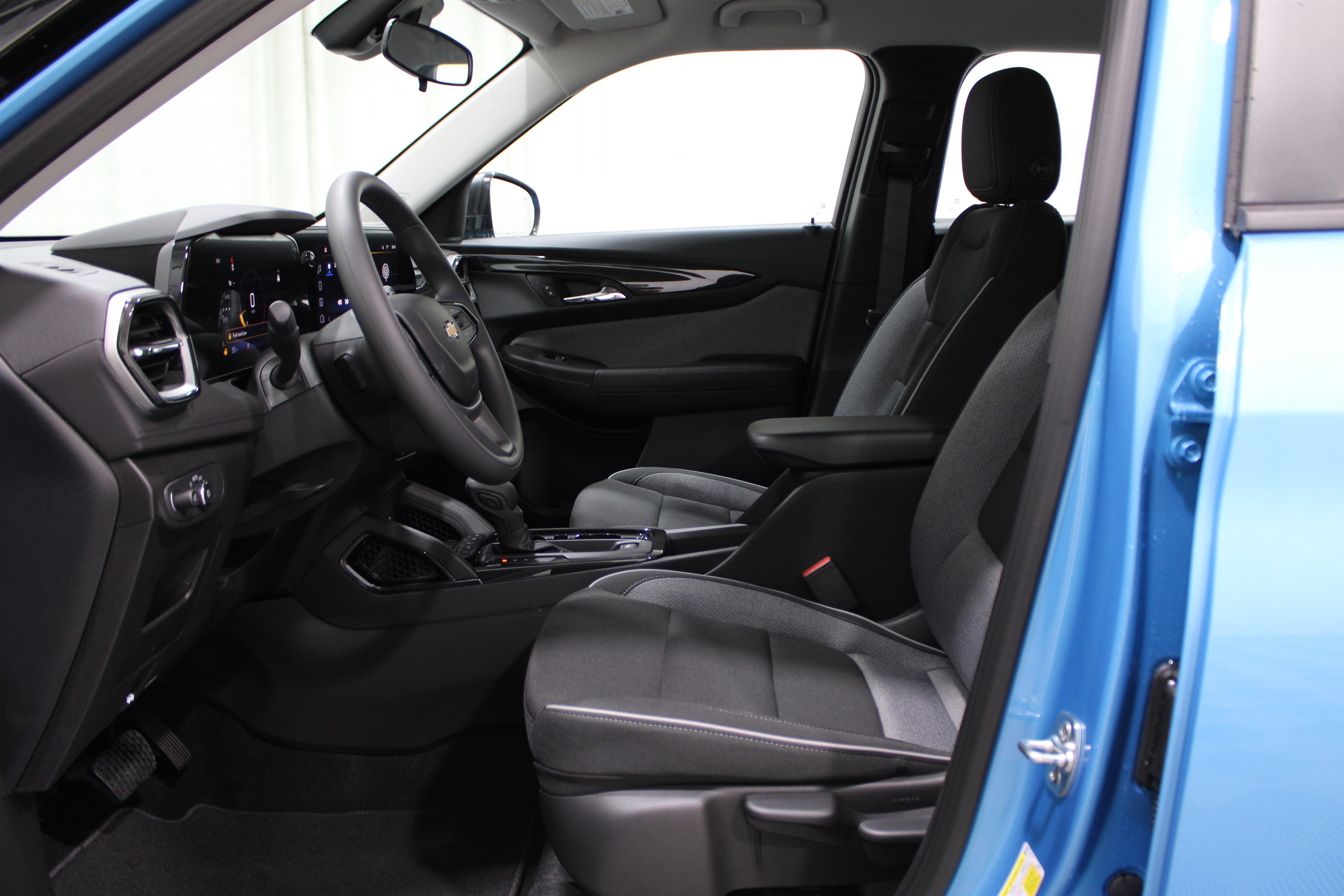 2026 Chevrolet Trailblazer LS photo 3