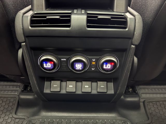 2020 Land Rover Defender 110 SE photo 35