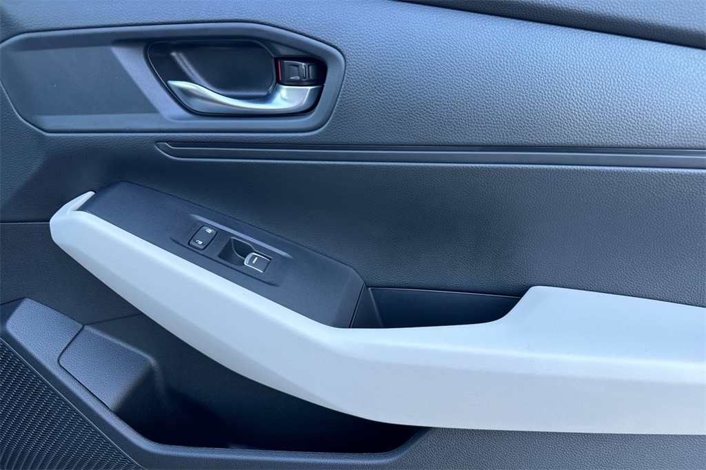2025 Honda Accord LX photo 17