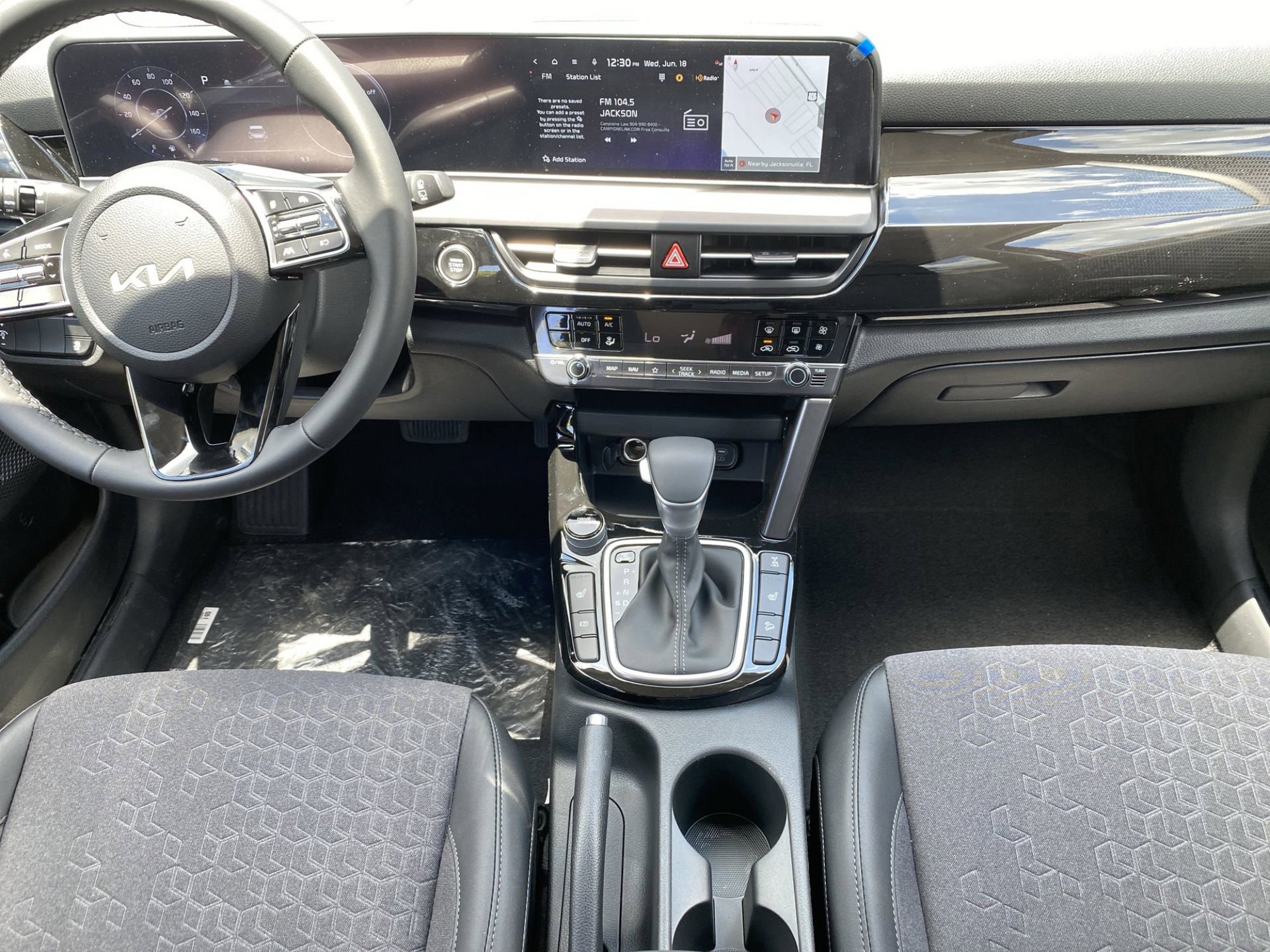 2025 Kia Seltos X-Line photo 3