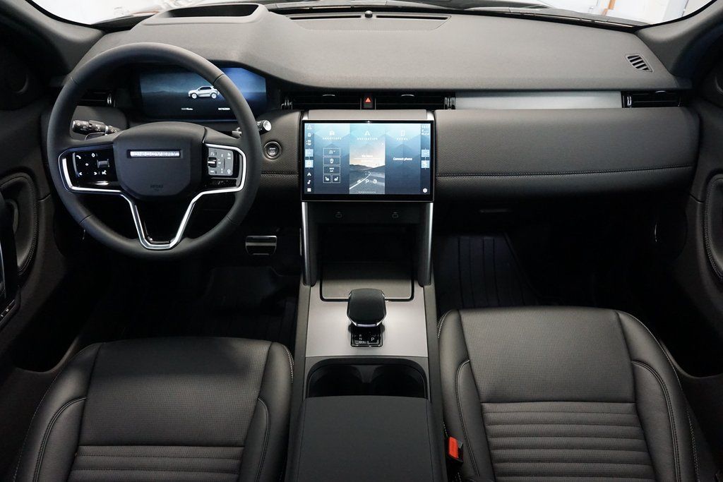 2025 Land Rover Discovery Sport SE photo 9