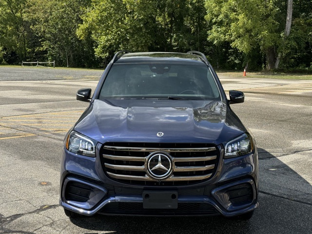 2024 Mercedes Benz GLS 450 4MATIC photo 2