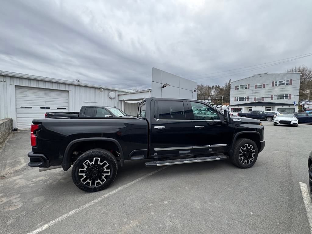 2025 Chevrolet Silverado 2500HD High Country photo 12