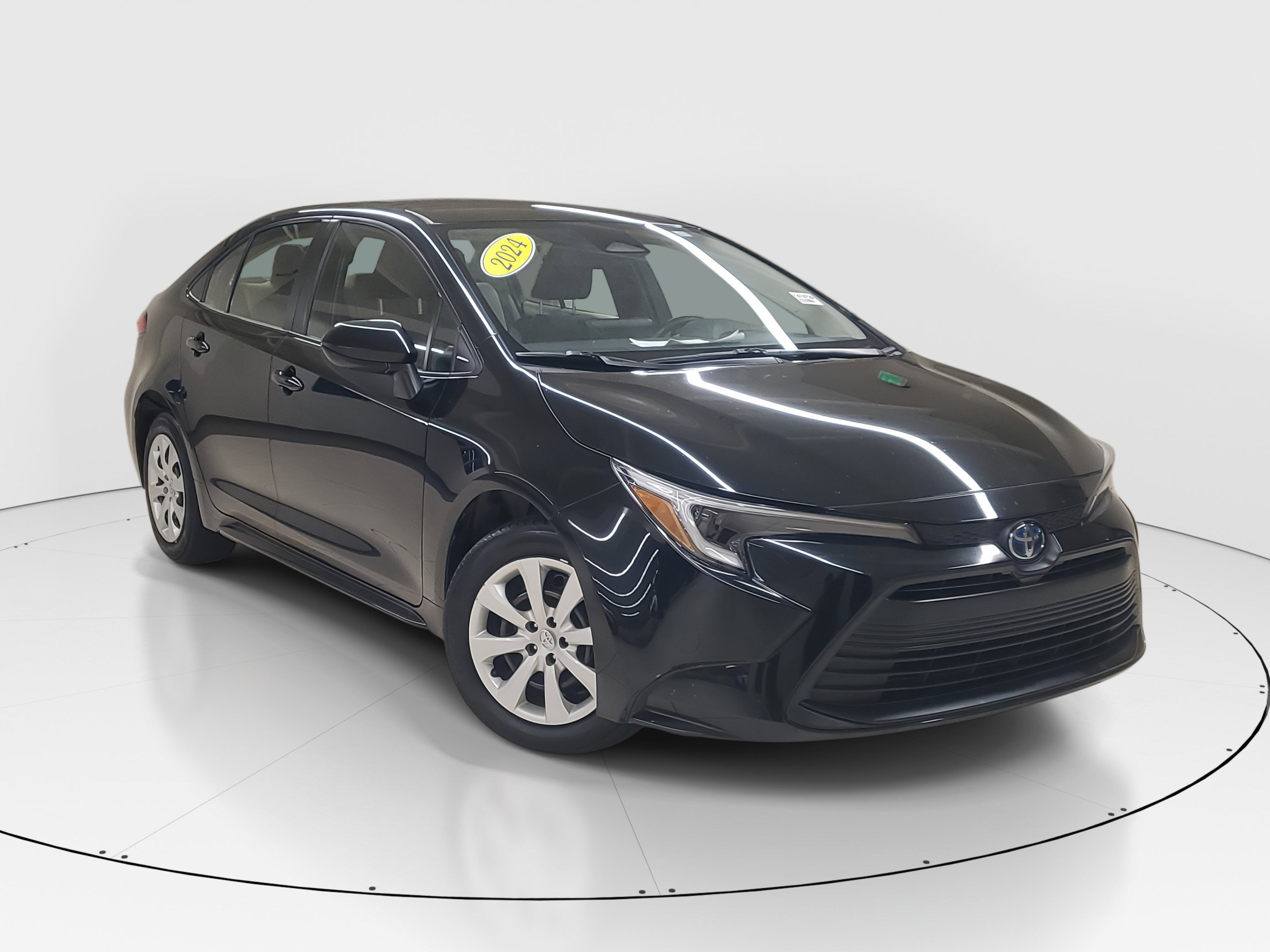 Used 2024 Toyota Corolla LE with VIN JTDBCMFE5R3028673 for sale in Pinecrest, FL
