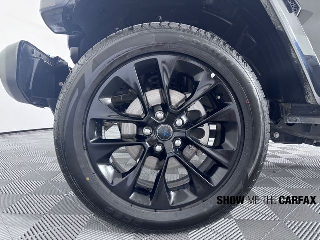 2024 Jeep Wrangler Sahara 4xe photo 11