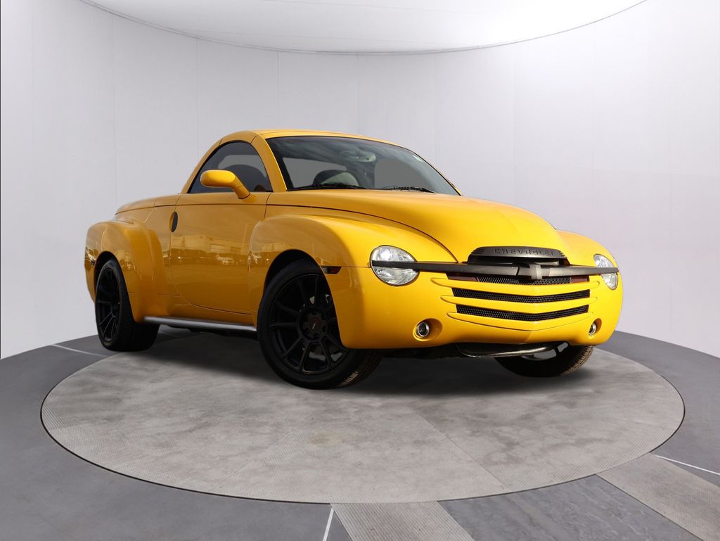 2004 Chevrolet SSR LS's photo