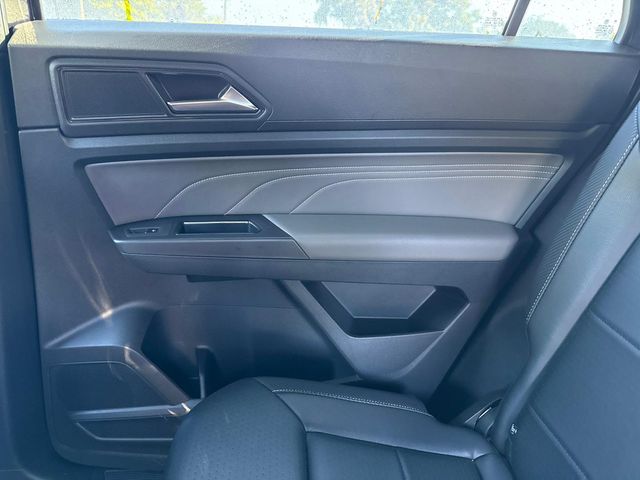 2022 Volkswagen Atlas Cross Sport SE Technology photo 14
