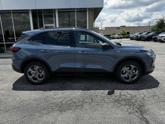 2025 Ford Escape ST-Line photo 6