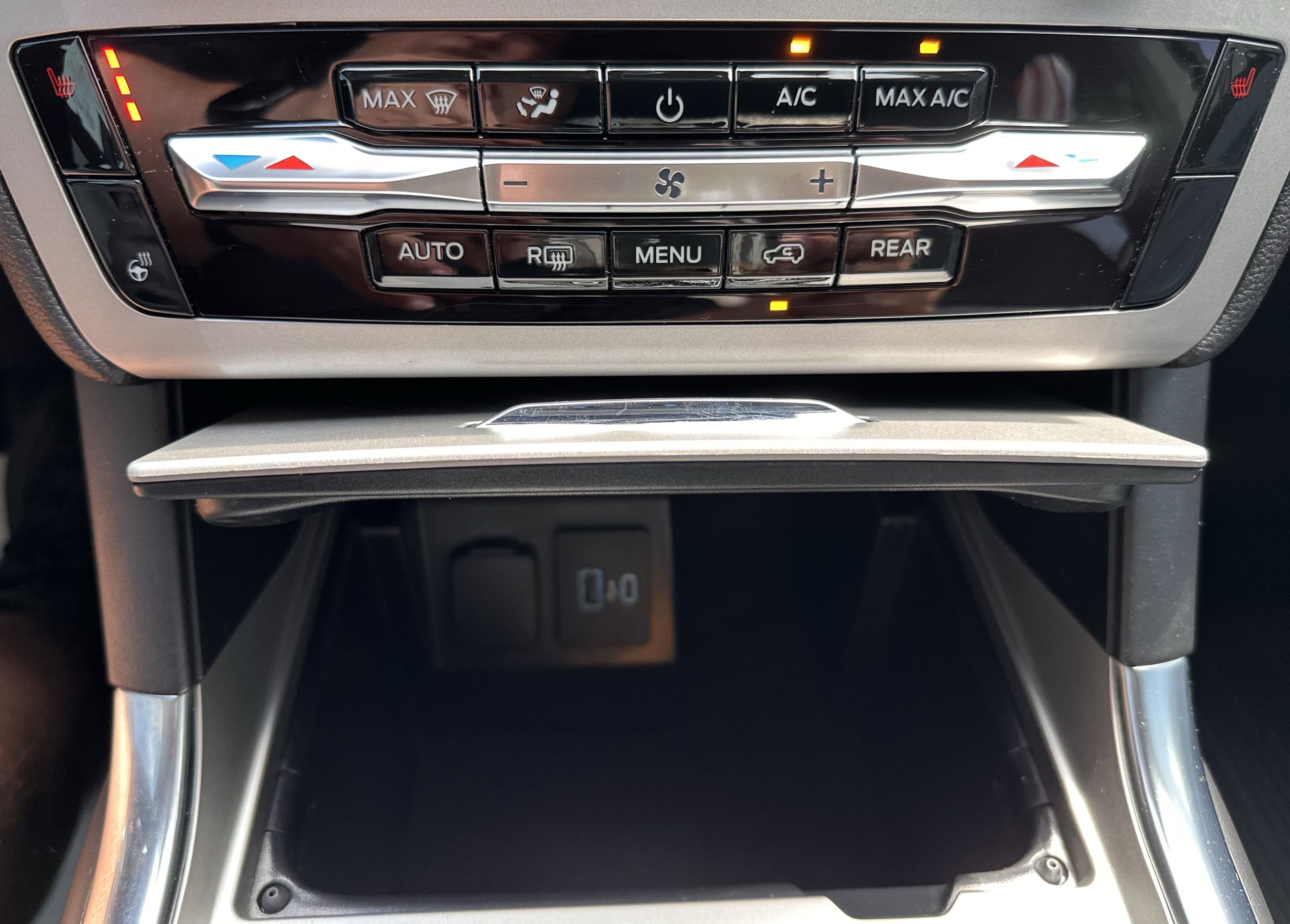 2023 Ford Explorer XLT photo 15