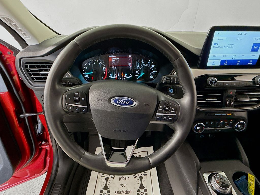 2021 Ford Escape SE photo 3