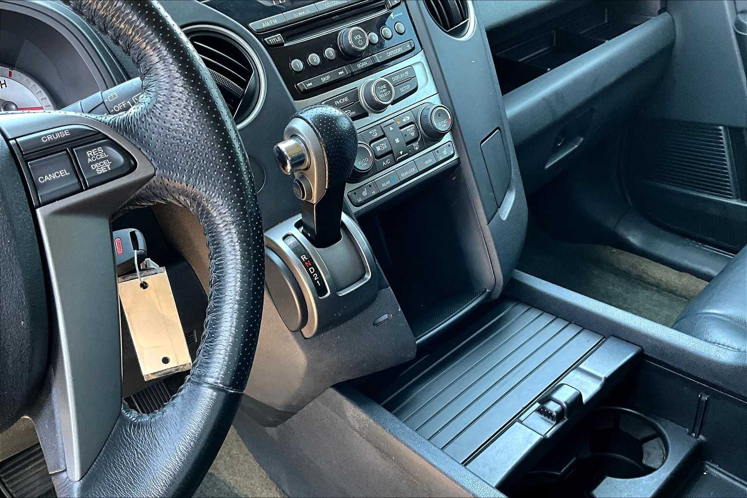2015 Honda Pilot EX-L photo 16