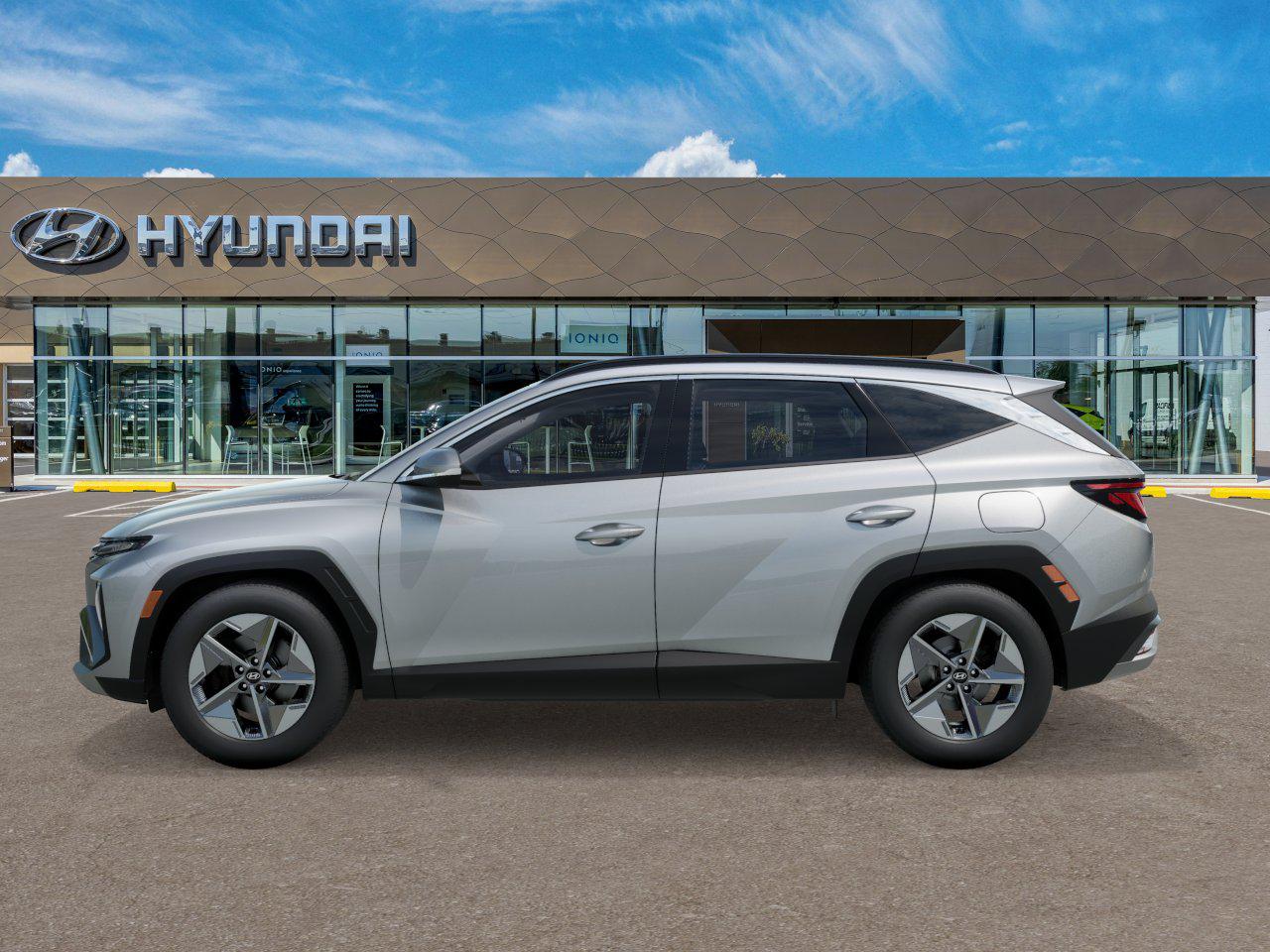 2026 Hyundai Tucson SEL Sport photo 2