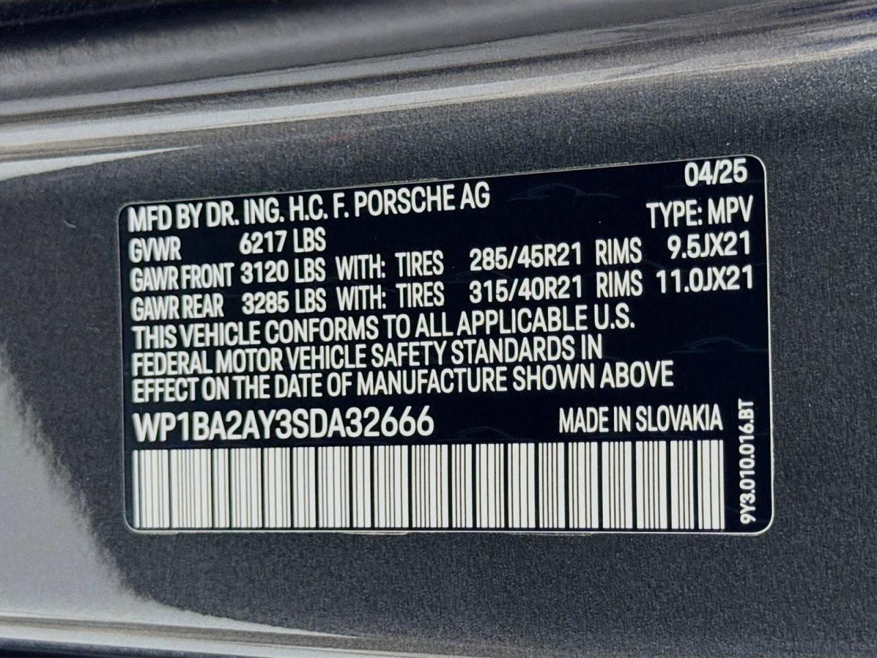 2025 Porsche Cayenne photo 25
