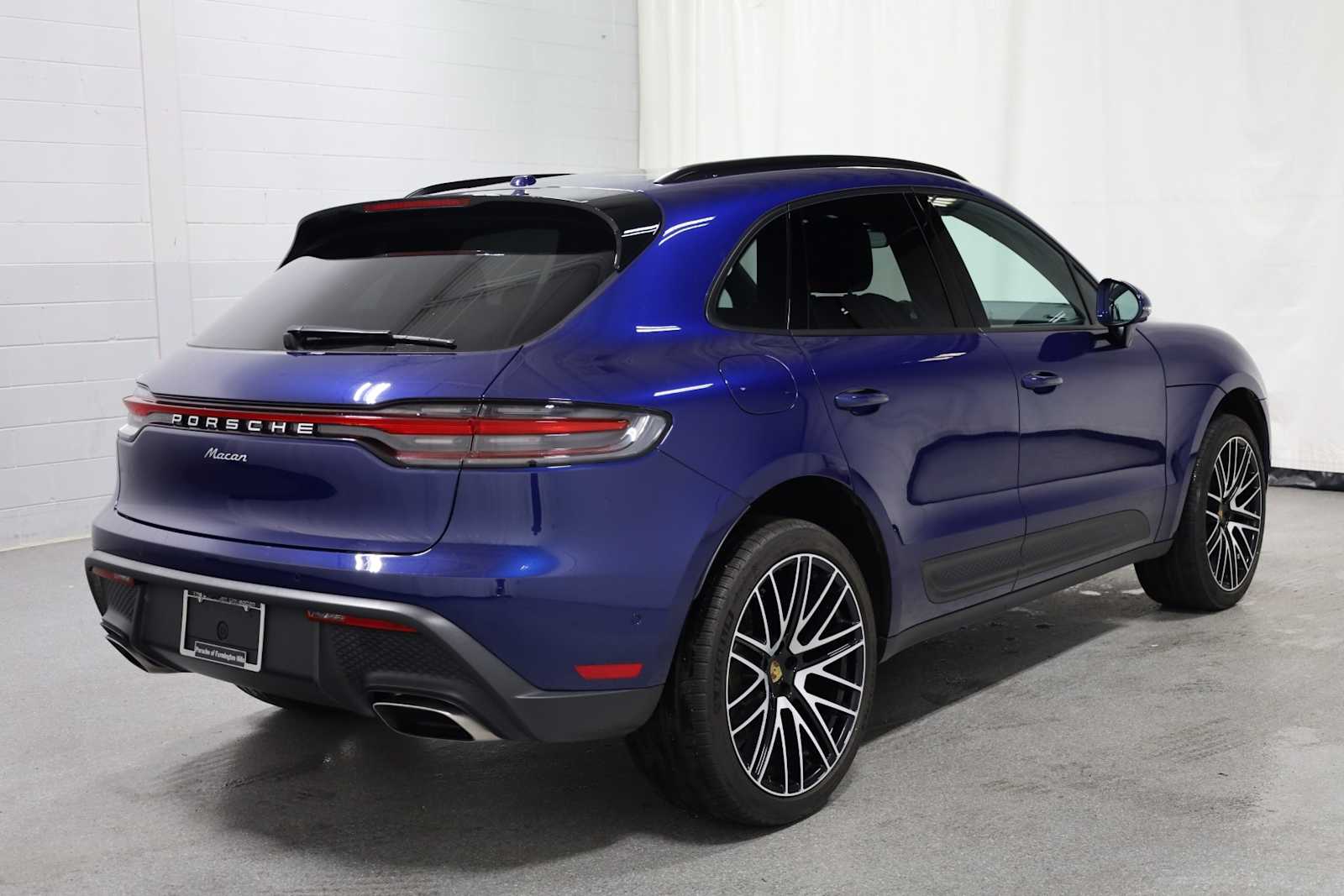 2024 Porsche Macan T photo 9