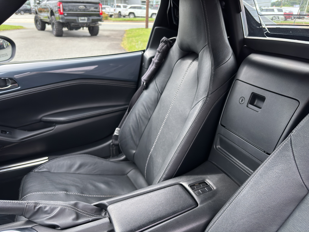 2021 Mazda MX-5 Miata Miata RF Grand Touring photo 19