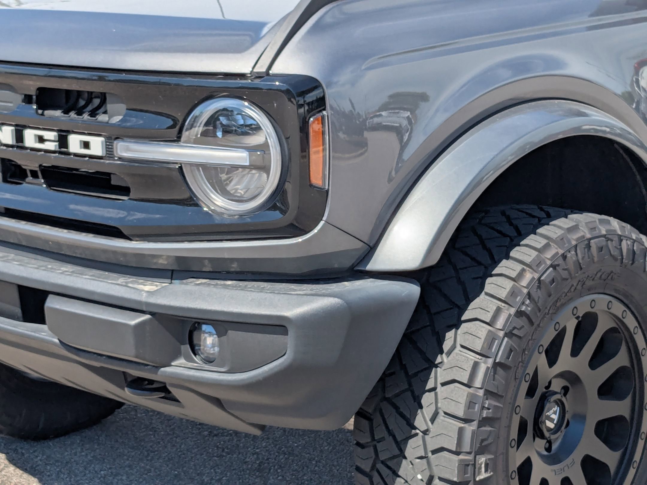 2023 Ford Bronco Outer Banks photo 2