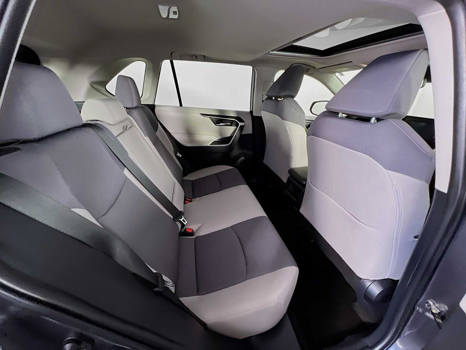 2019 Toyota RAV4 XLE photo 23