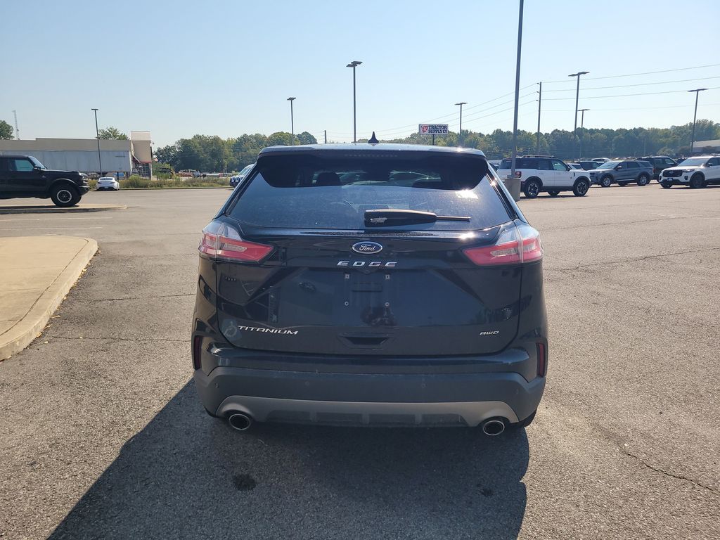 2024 Ford Edge Titanium photo 4