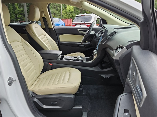 2022 Ford Edge SEL photo 14