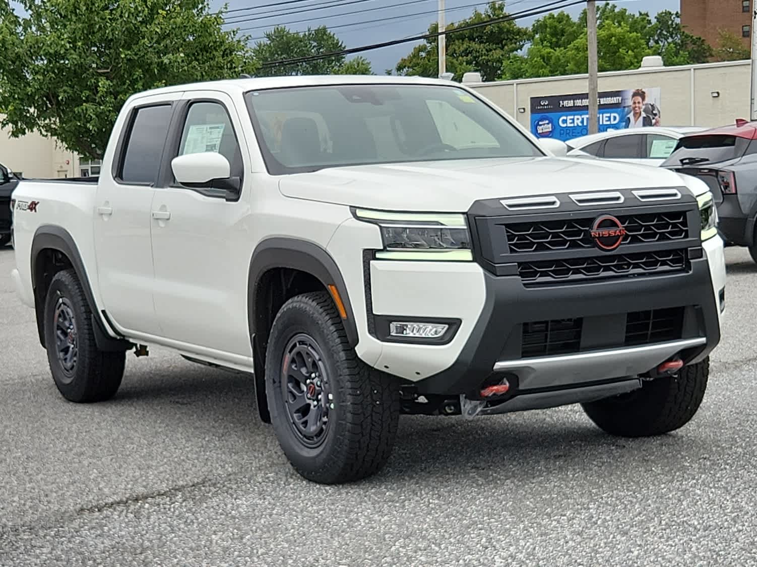 2025 Nissan Frontier PRO-4X photo 2