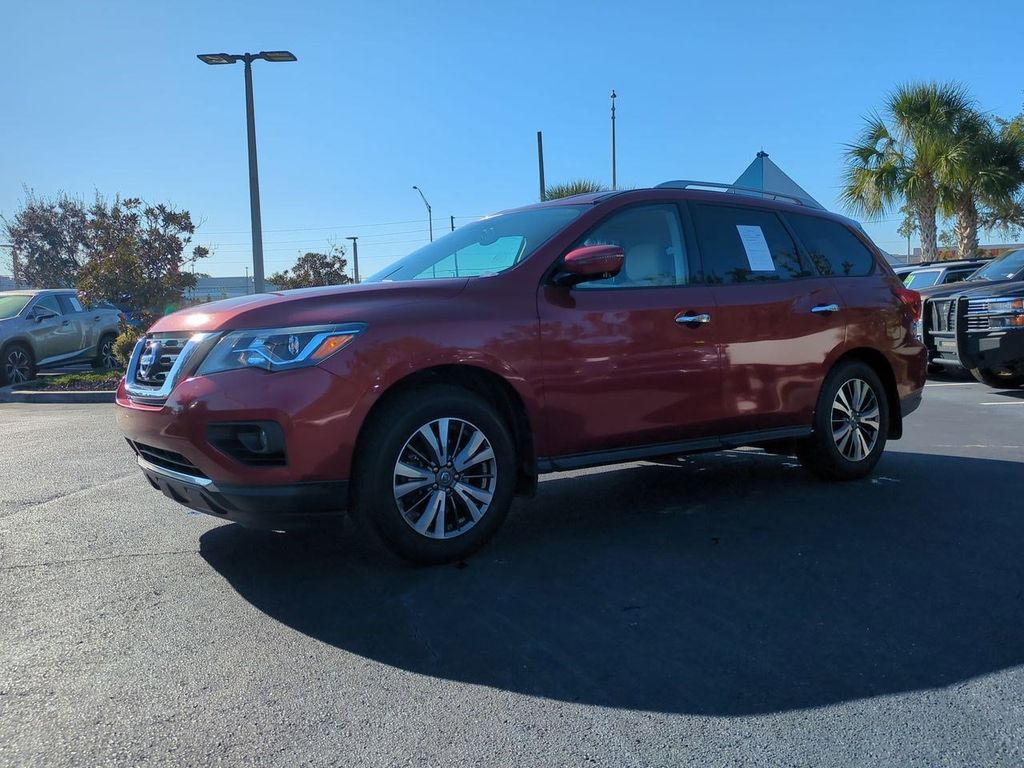 2017 Nissan Pathfinder SL
