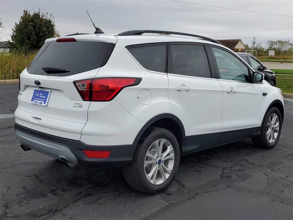 2019 Ford Escape SEL photo 3