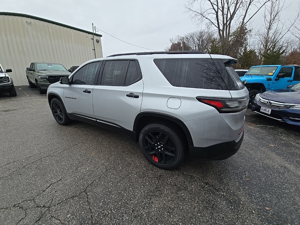 2021 Chevrolet Traverse Premier photo 2