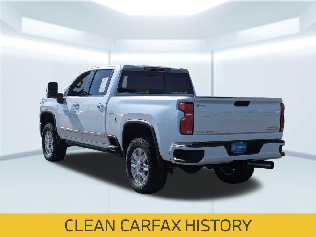 2024 Chevrolet Silverado 2500HD High Country photo 2