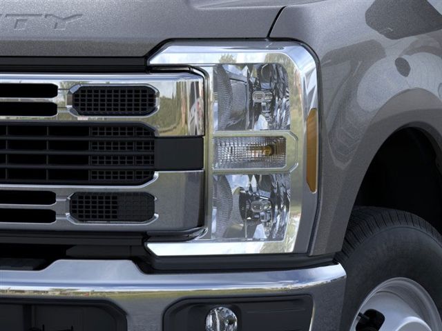 2026 Ford F-350 XLT photo 17