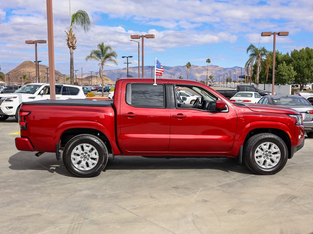 2022 Nissan Frontier SV photo 2
