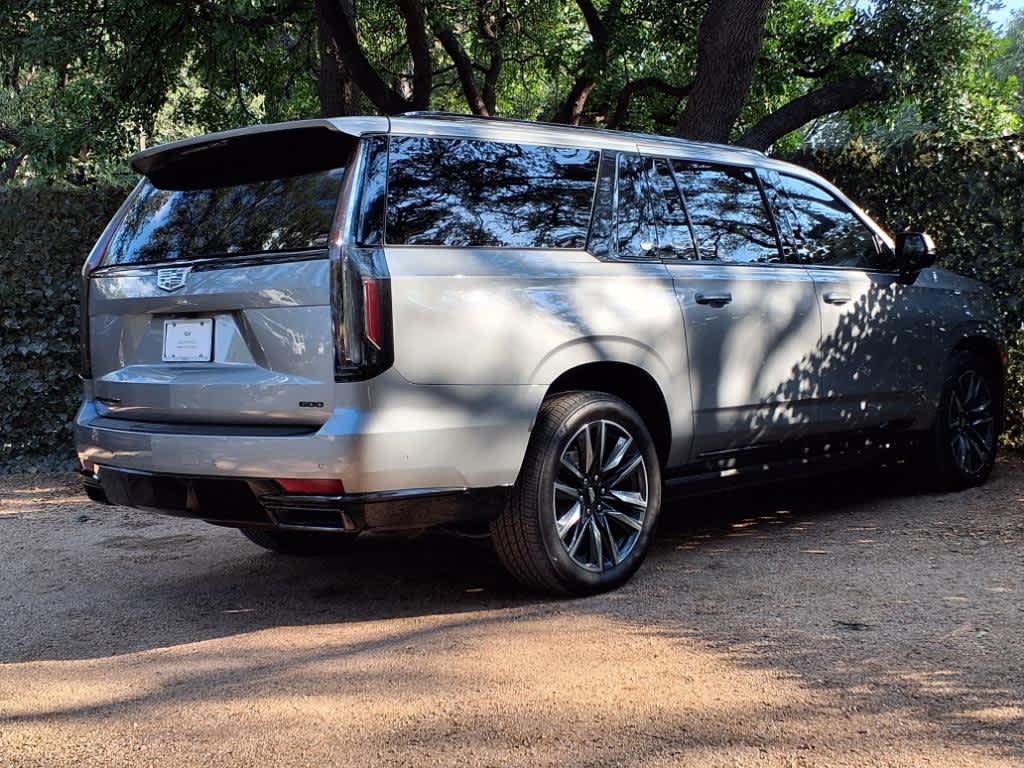 2024 Cadillac Escalade ESV Sport Platinum photo 4